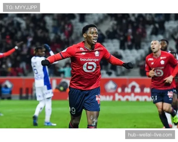 乔纳森·戴维的稳定性与伊萨克的天赋：锋线双星的能力边界与成长路径对比